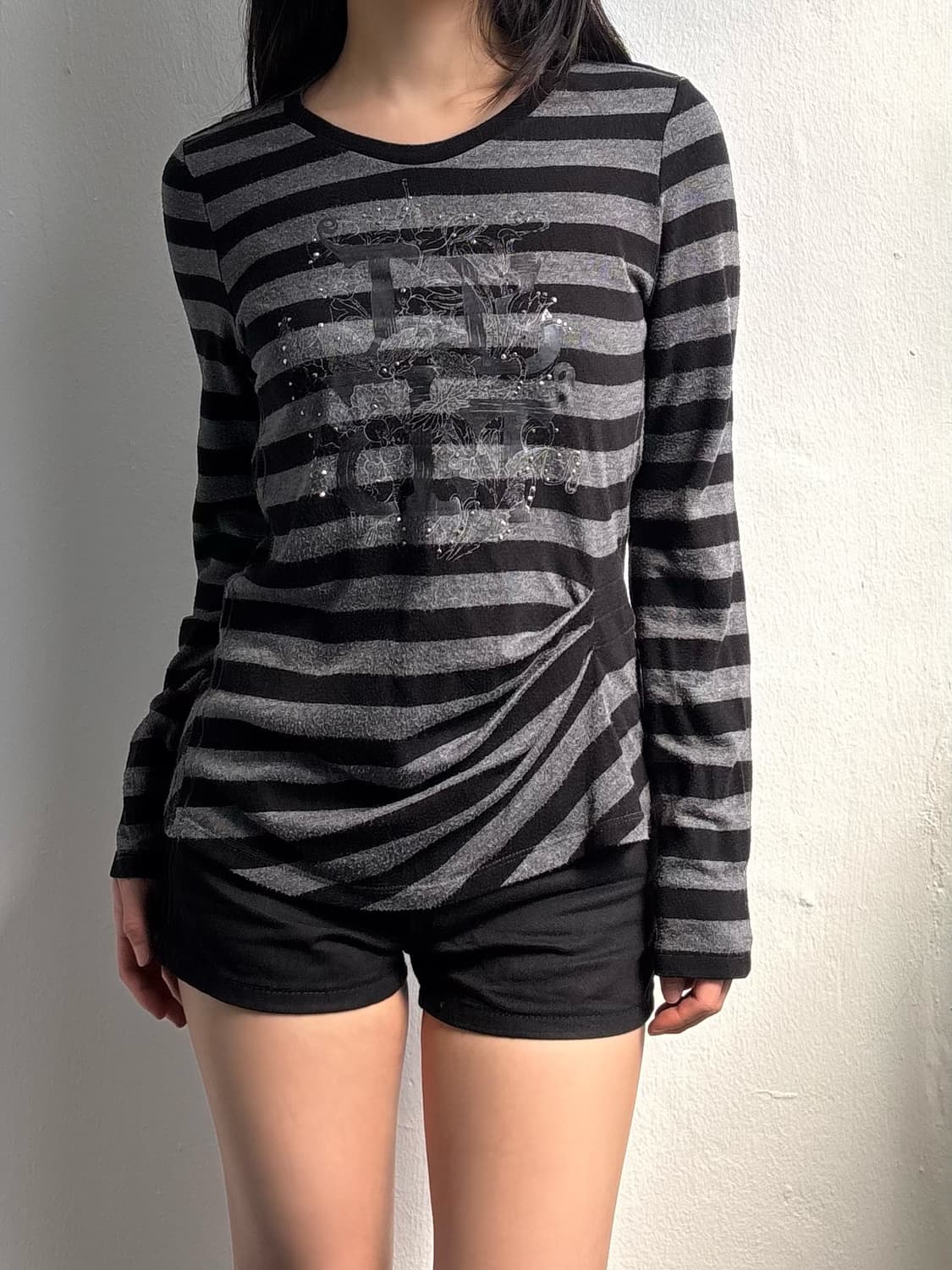 Tomboy Stripe Graphic Long Sleeve 상품이미지6