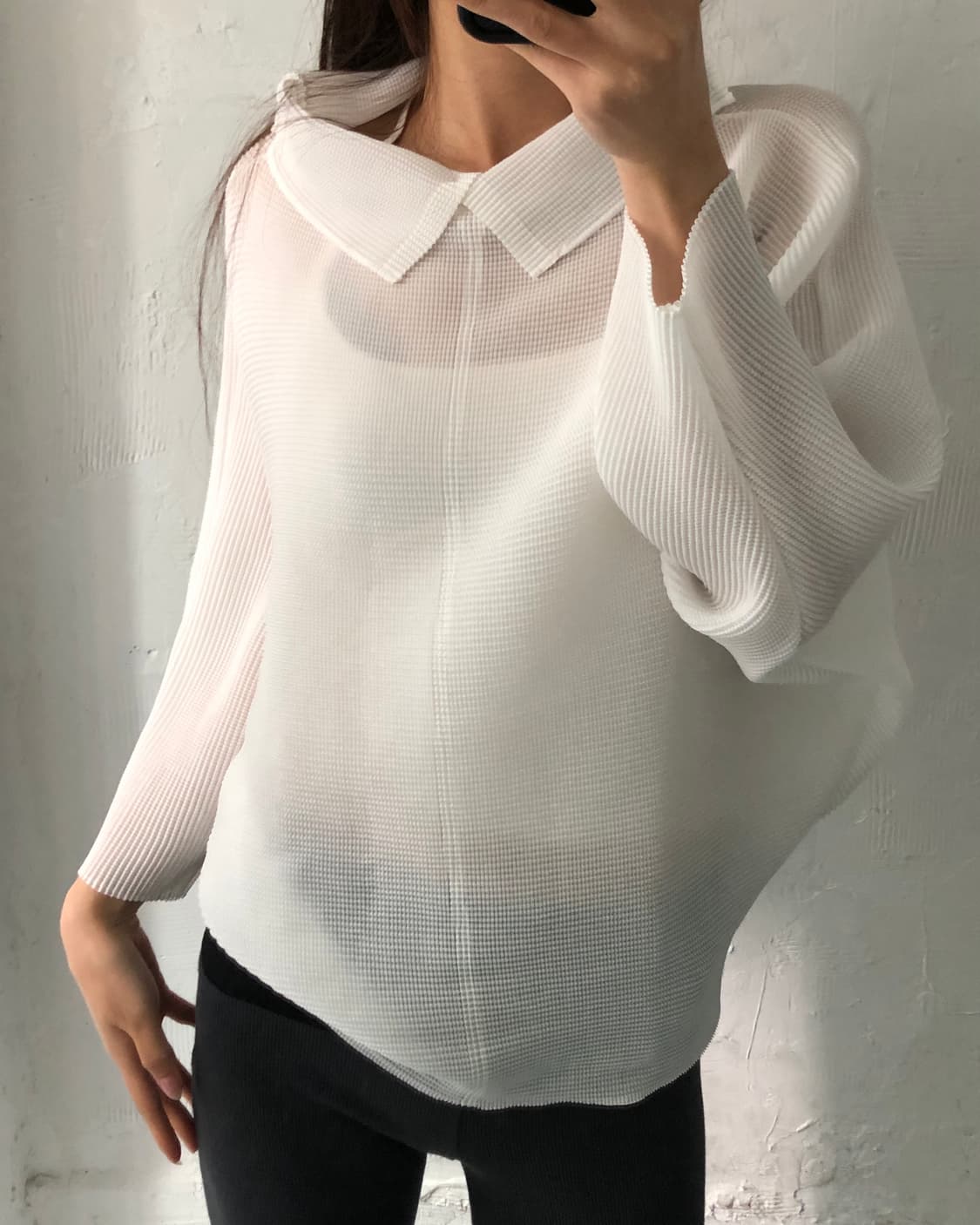 Issey Miyake me 이세이미야케 화이트 넥 버튼 플리츠 티셔츠 상품이미지2