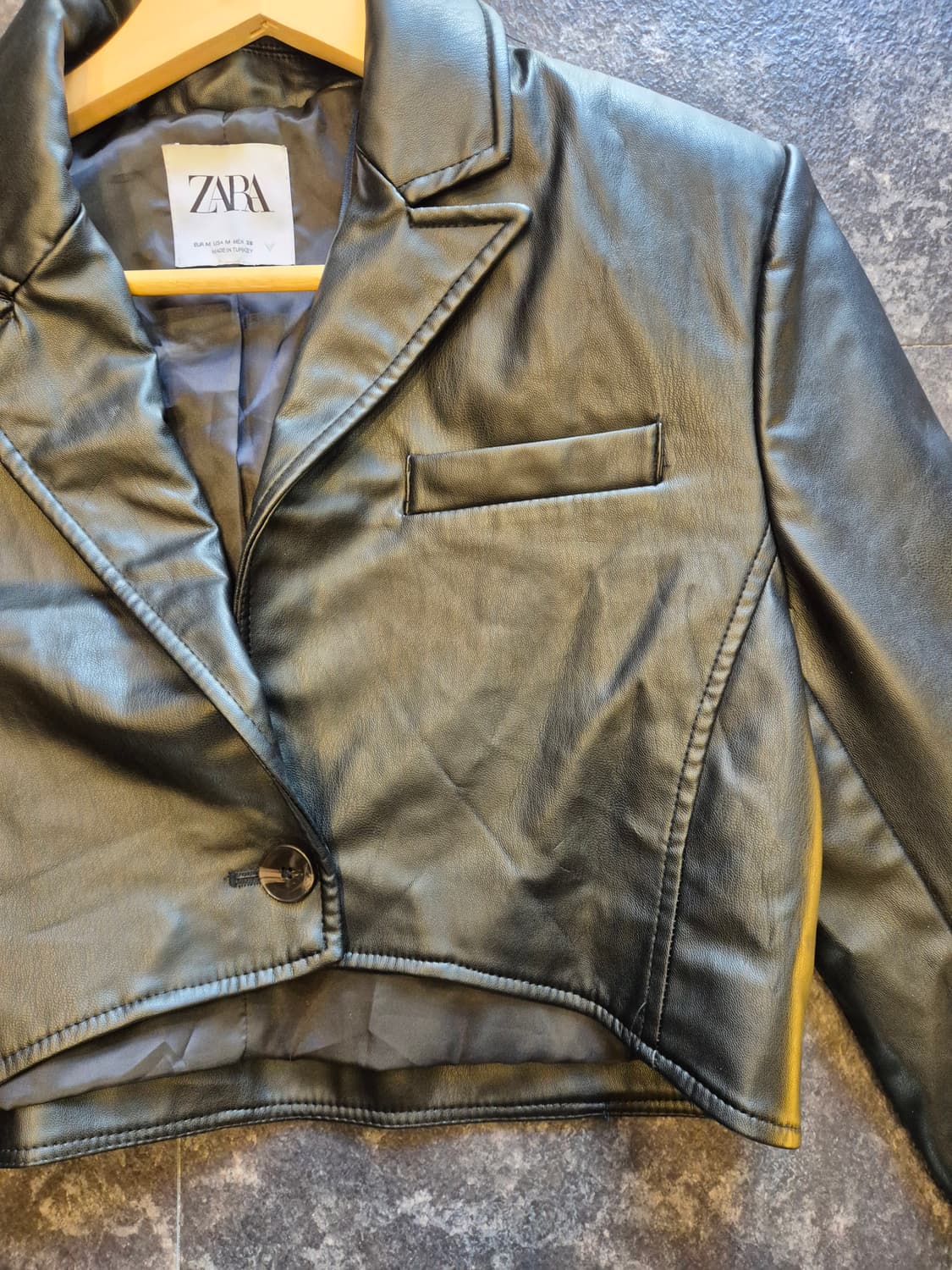 자라 블랙 크롭 레더 자켓 M사이즈입니다 상품이미지3