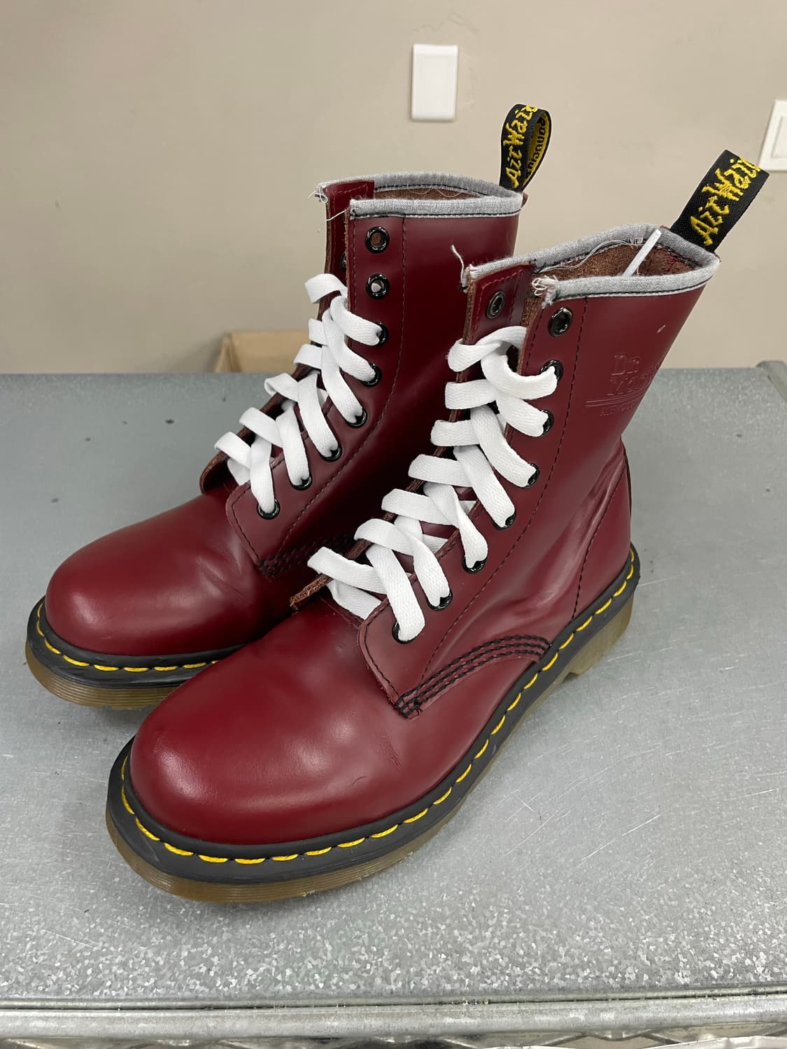 닥터마틴 1490 10홀 체리레드 UK5 상품이미지2