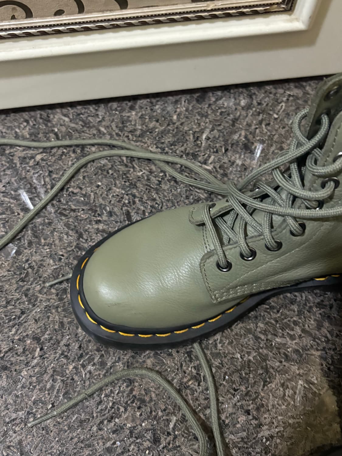 닥터마틴 1460 파스칼 여성 8홀 워커 카키 230 상품이미지5