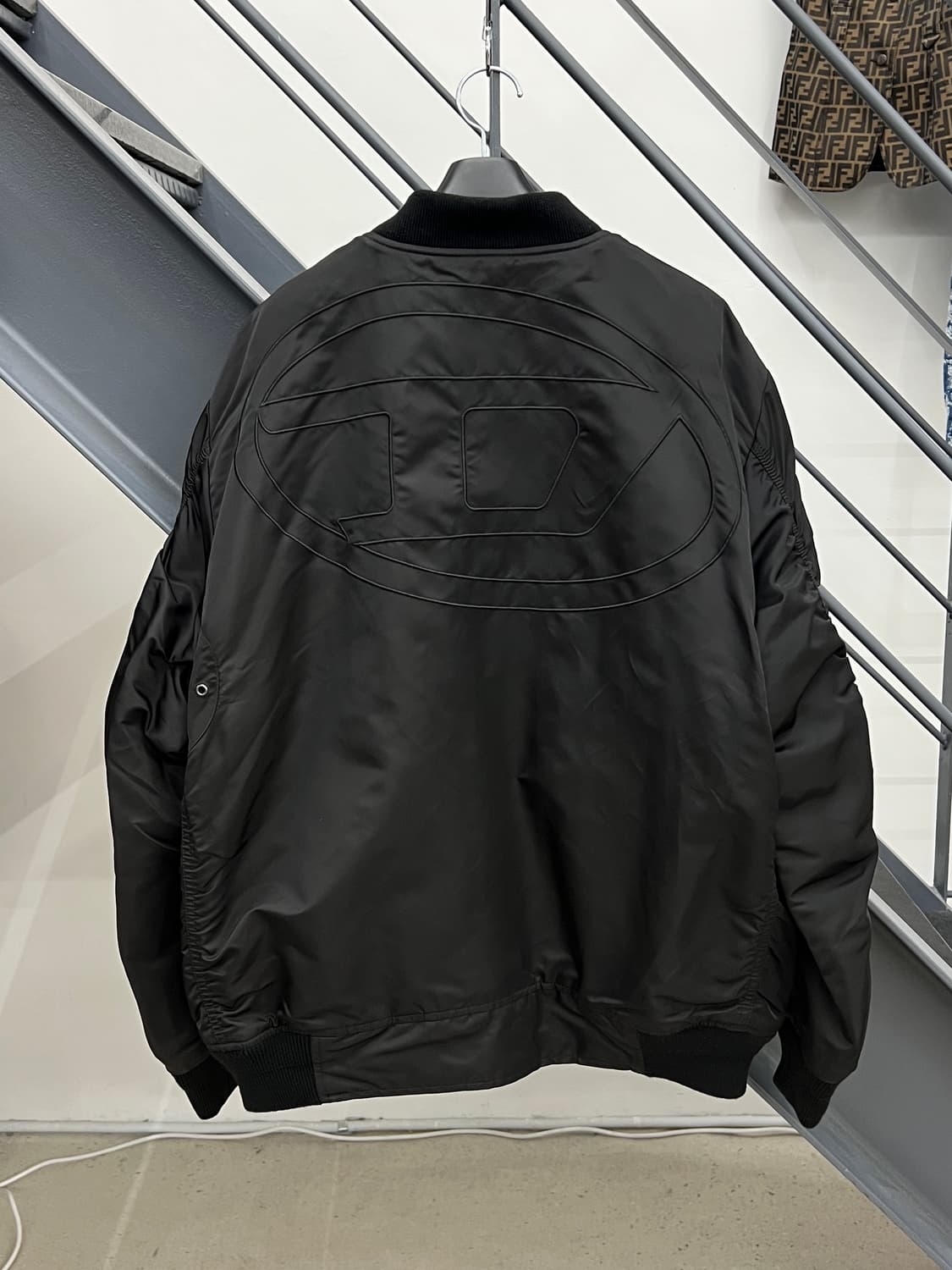 디젤 23FW 마탄 리버시블 봄버 자켓 상품이미지1