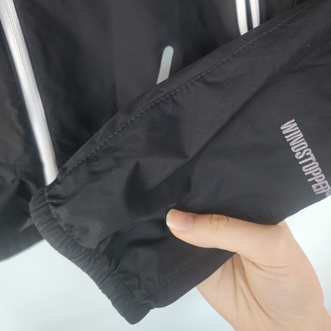 노스페이스 바람막이 자켓 블랙 상품이미지4