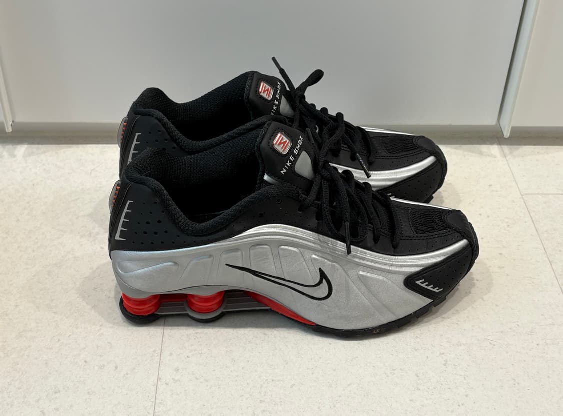 나이키 샥스 R4 메탈릭 실버 레드 상품이미지1
