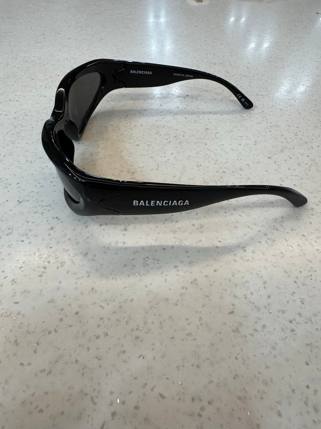 발렌시아가 스위프트 오발 선글라스 판매 상품이미지3