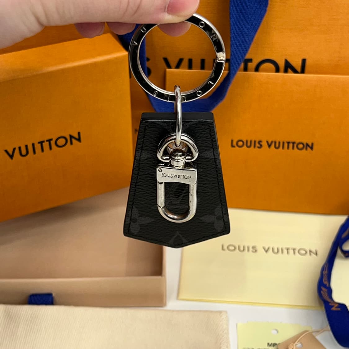 루이비통 이클립스 엉샤프 키링 상품이미지4
