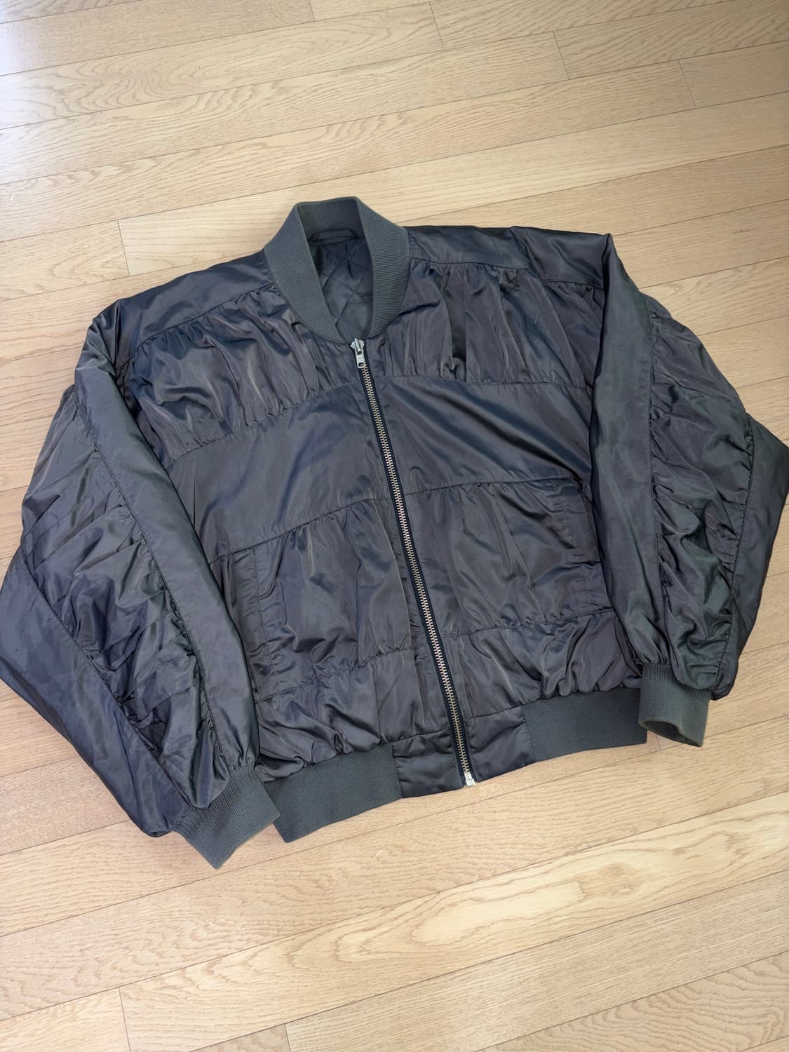 랜덤 아이덴티티 봄버 자켓 상품이미지1