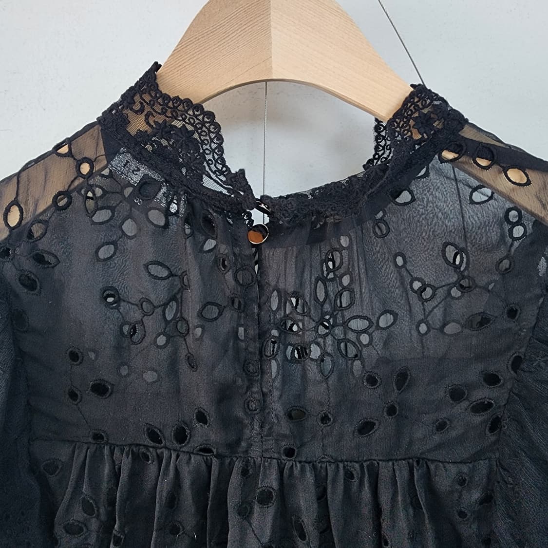 에고이스트 블랙 레이스 블라우스 상품이미지4