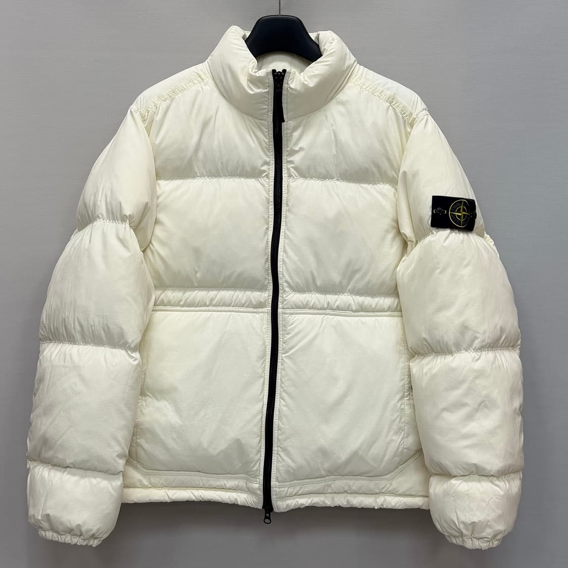 스톤아일랜드 매트 립스톱 코듀라 패딩 ( 105~110 ) 상품이미지4