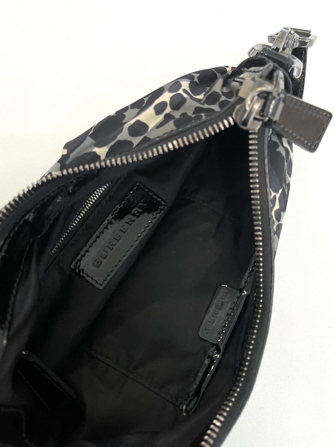 버버리 프로섬 애니멀 비트백 상품이미지5