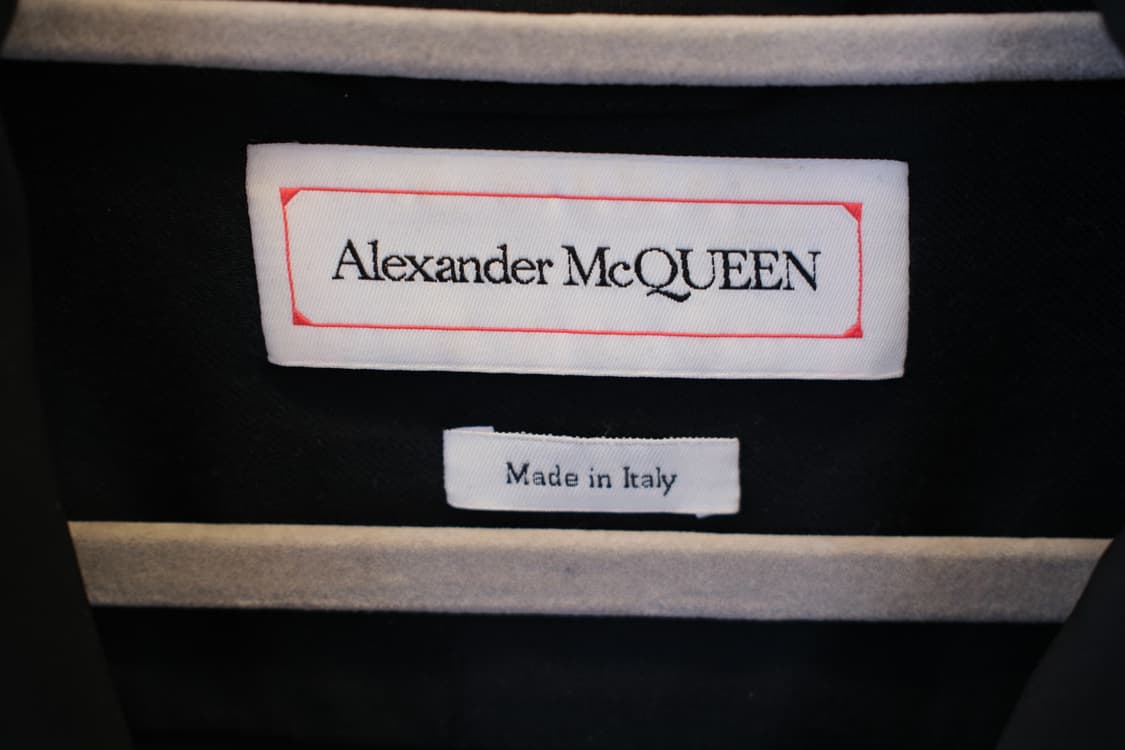 맥퀸 비스코스 블랙 52 사이즈 자켓 판매합니다. 상품이미지3