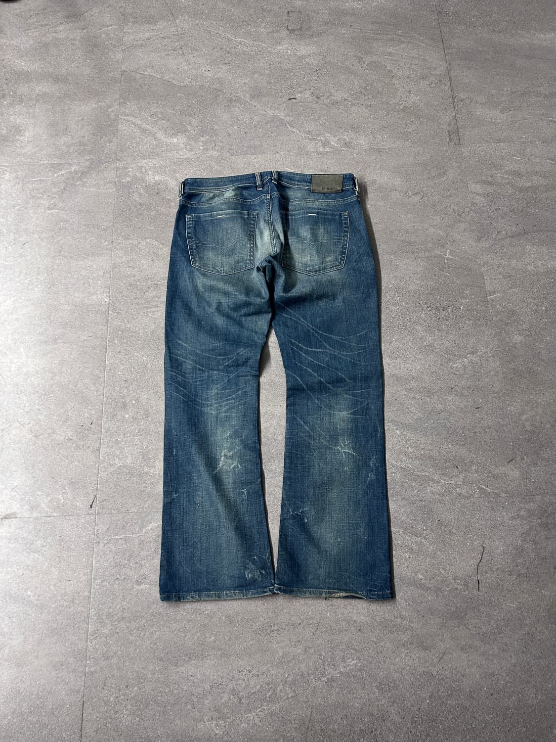 디젤 자티니 세미 플레어 데님 팬츠 상품이미지8