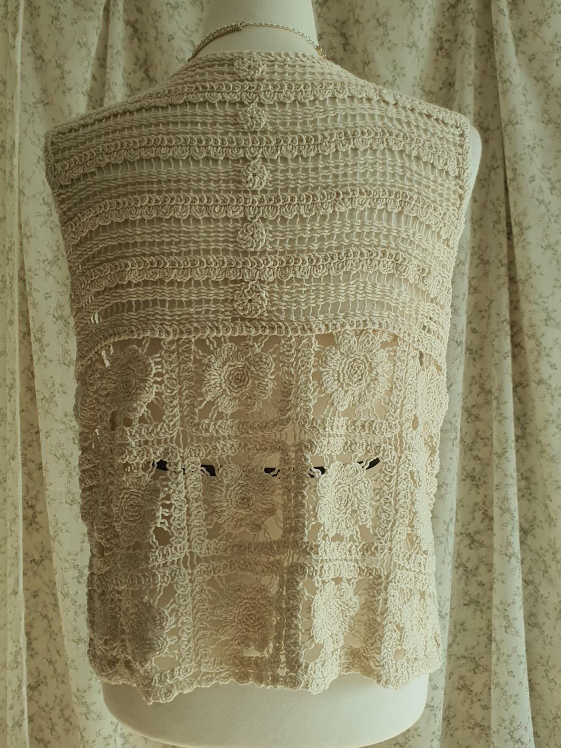 [빈티지] 아이보리색 손뜨개 조끼 플라워 패턴 상품이미지3