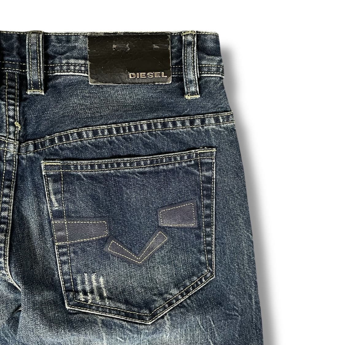 (30) 디젤 대런 레귤러 슬림 테이퍼드 3버튼 데님 팬츠 상품이미지3