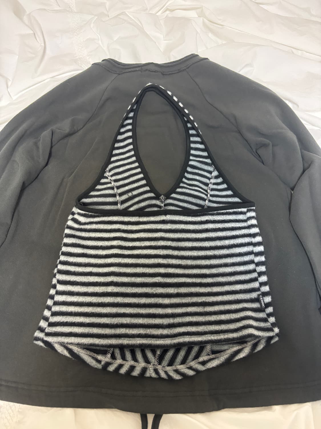 CERRIC Fluffy Stripe Sleeveless / Black 상품이미지3