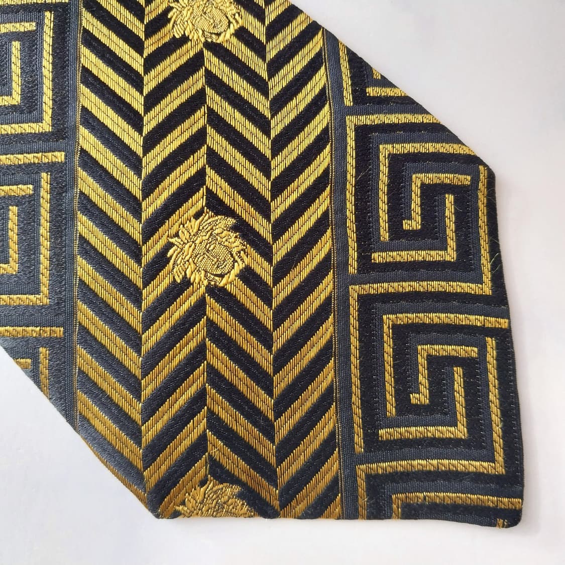 베르사체 실크 메두사&그릭 키 넥타이 9.5cm A+~A등급 K1894
 상품이미지7