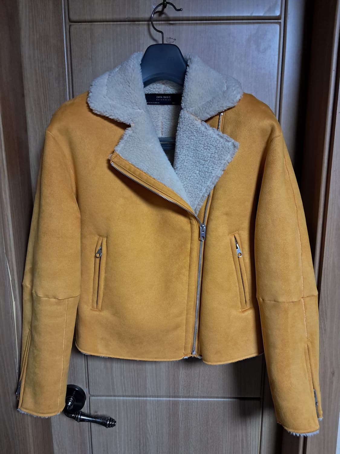 자라 무스탕 XS 상품이미지1