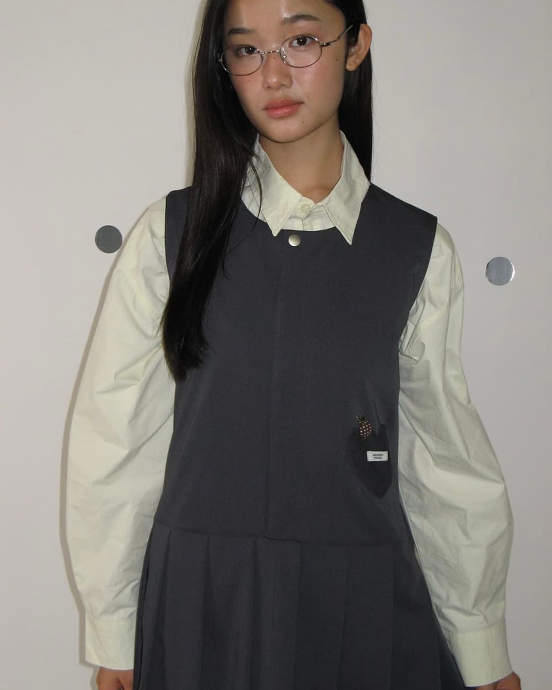 론론 HEART POCKET HALF PLEATED DRESS 상품이미지6