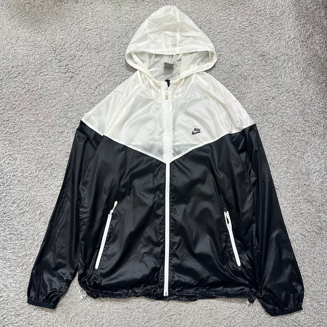 [105-110] 나이키 경량바람막이 상품이미지2