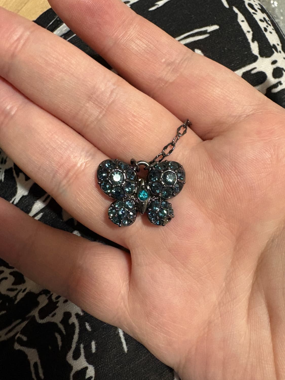 안나수이 블랙체인 나비 목걸이 상품이미지1