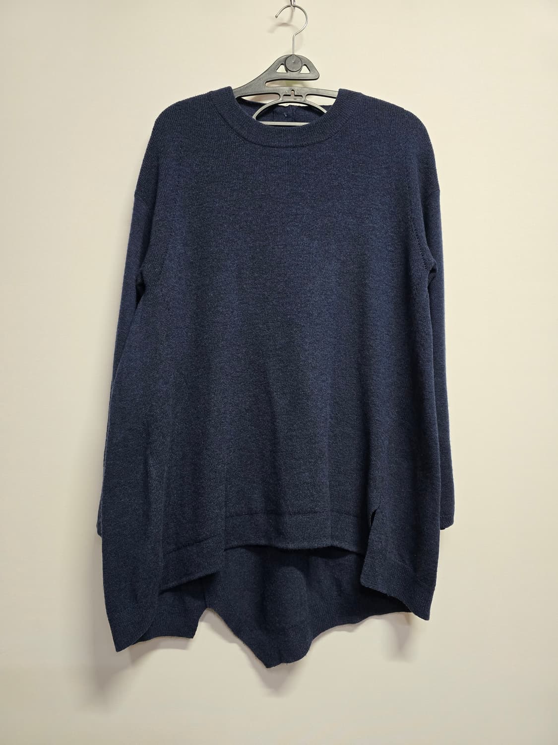 마인 네이비 언발란스 니트 스웨터 상품이미지1