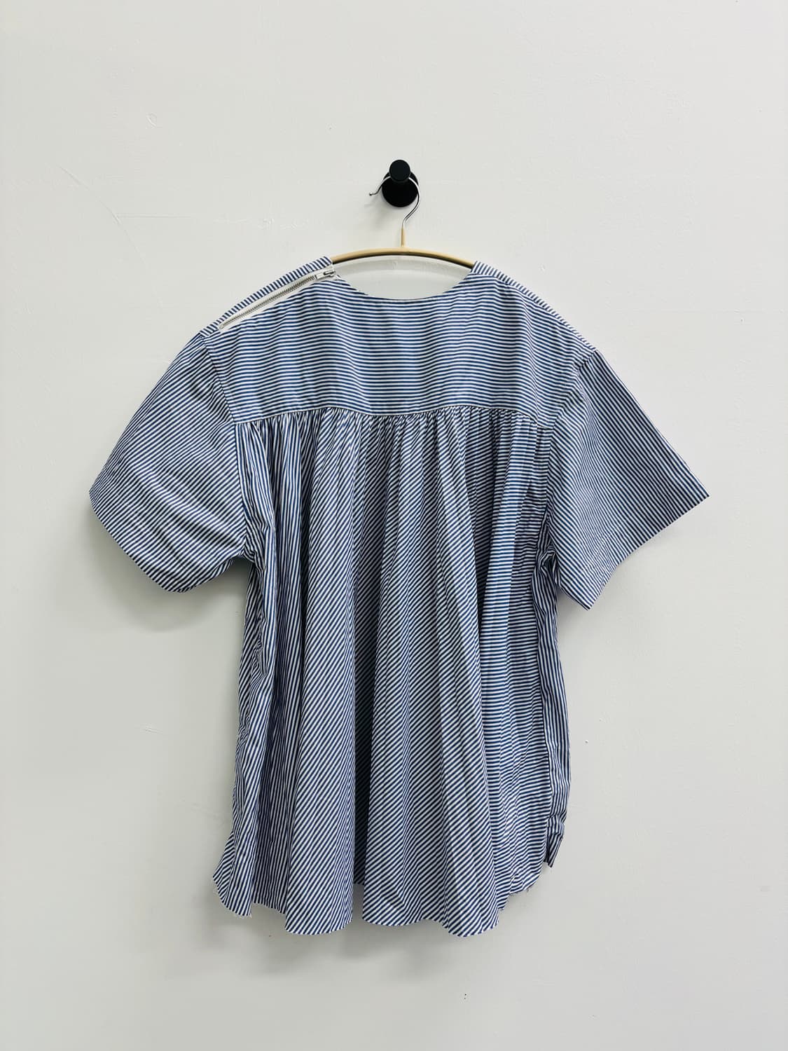 sacai luck 스트라이프 백 셔링 블라우스 상품이미지3