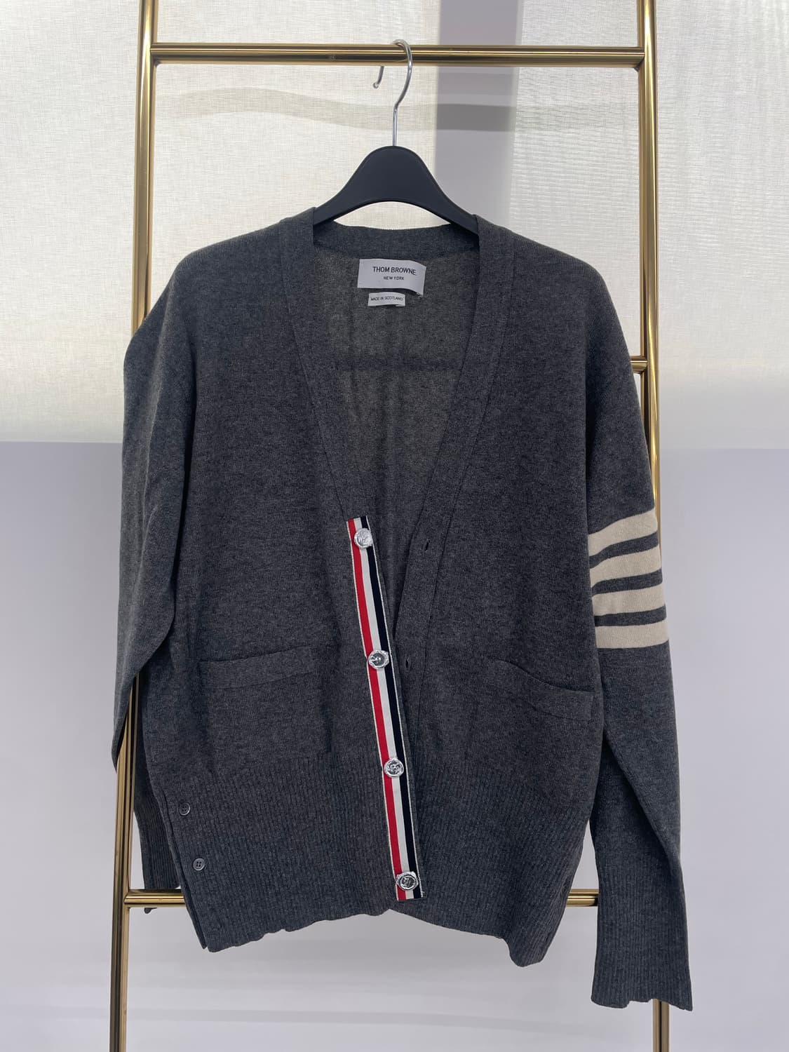 톰브라운 가디건 상품이미지1
