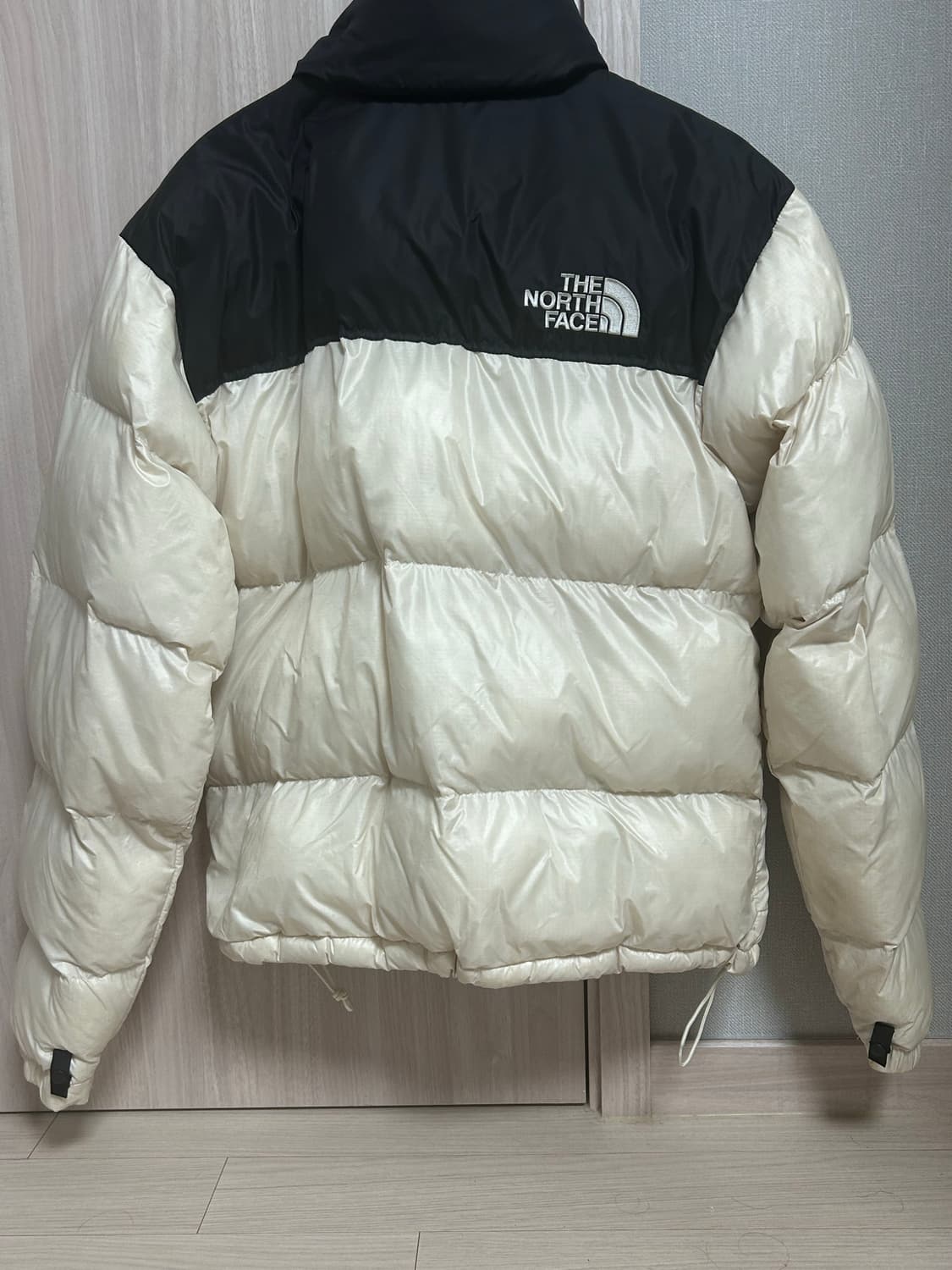 노스페이스 눕시 패딩 크림 상품이미지2