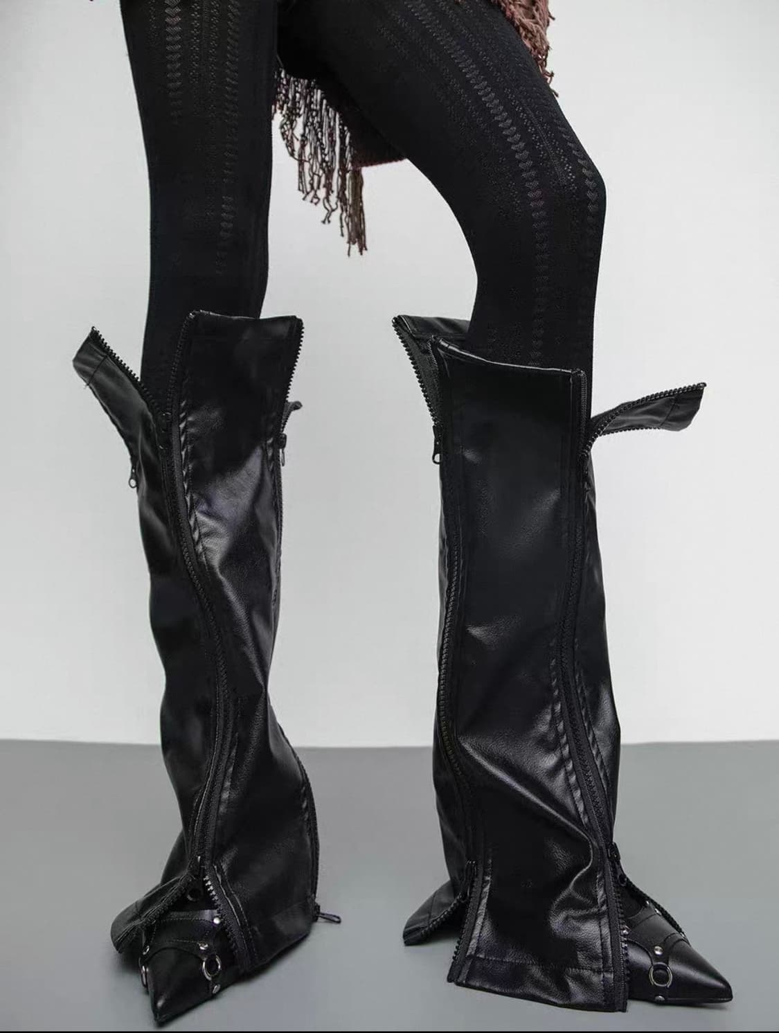 leather zipper leg warmer 상품이미지1