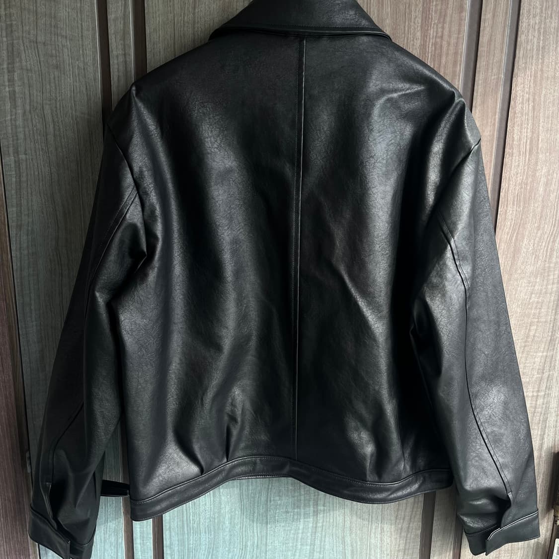 [새상품]비슬로우 비건 레더 밀리터리 집업자켓 블랙 상품이미지2