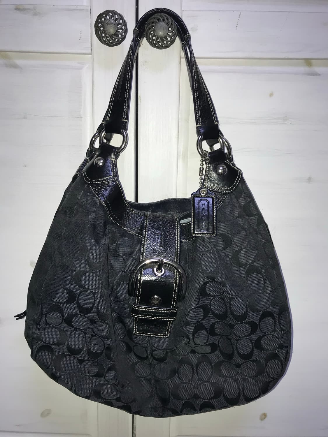 코치 빈티지 버클 숄더백 네이비 색상 상품이미지1