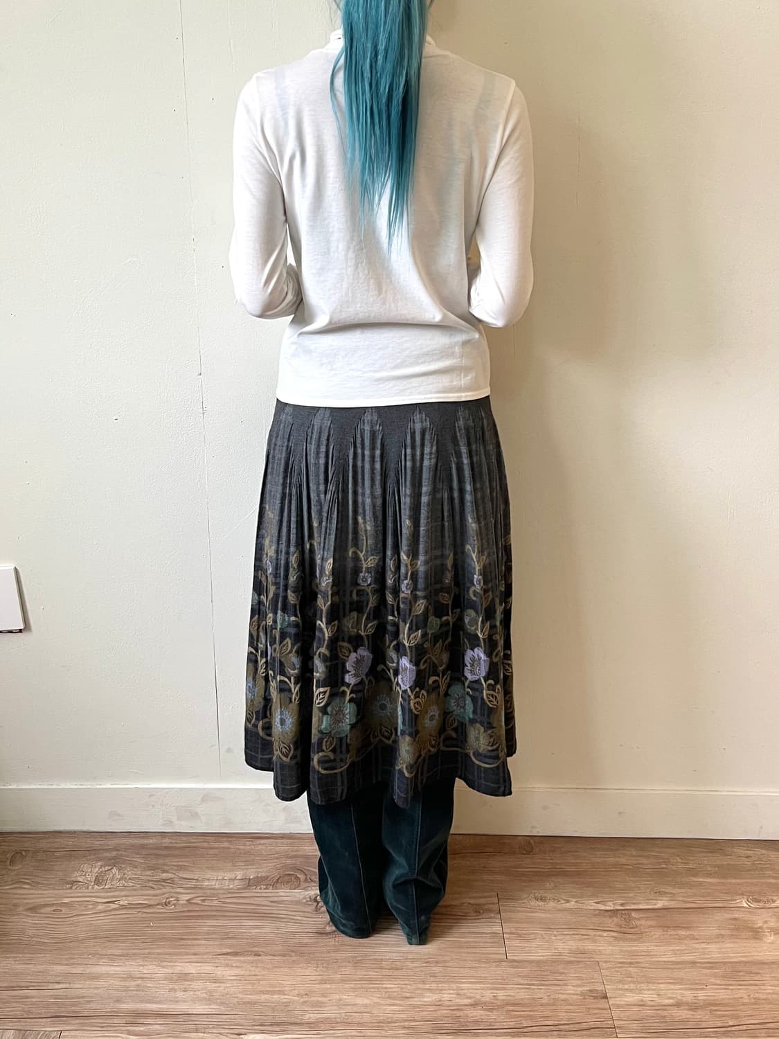 Half 로즈 프린팅 화이트 터틀넥 상품이미지9