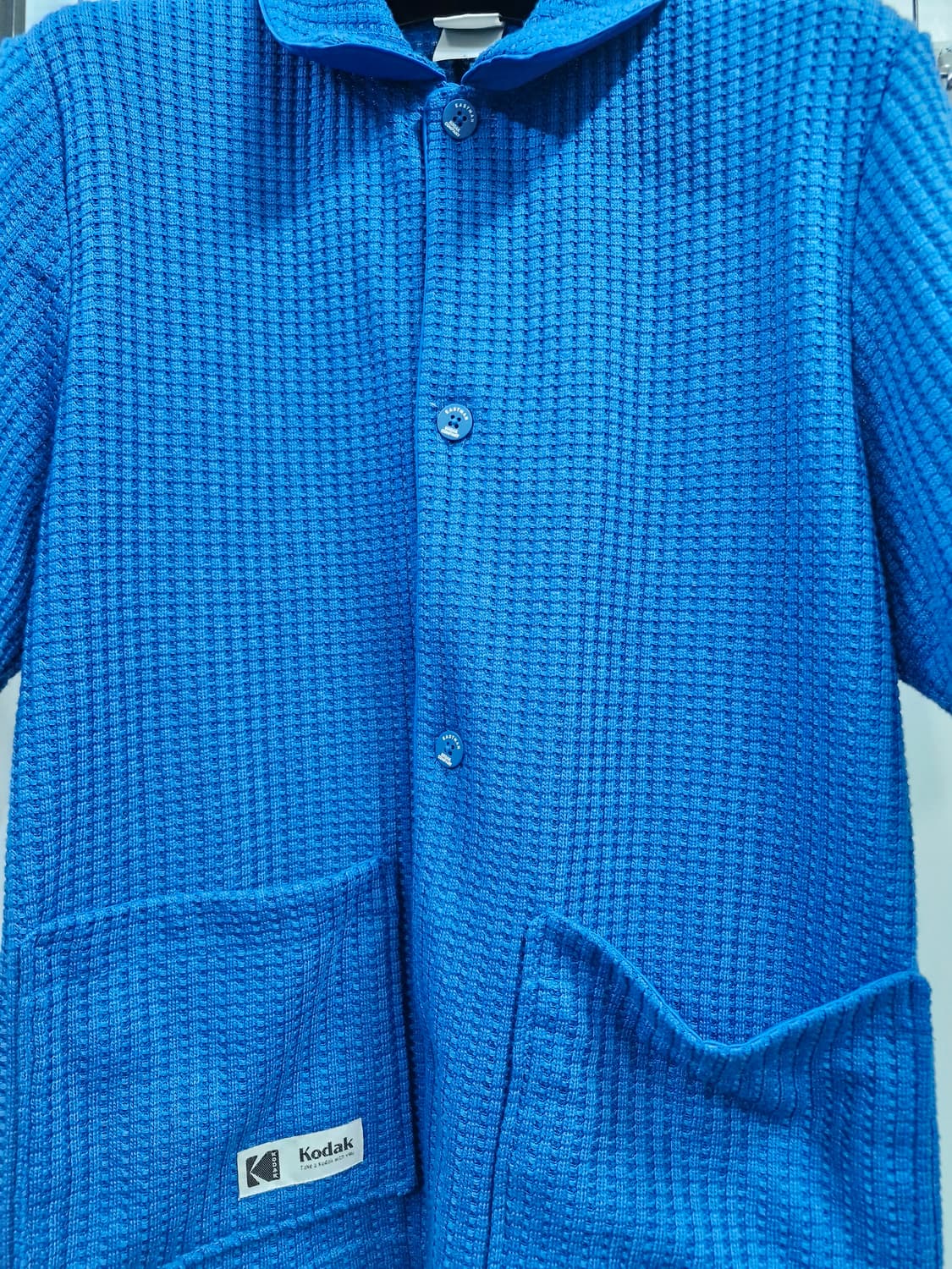 100L 코닥 브라이스 니트 반팔 셔츠 자켓 블루. 상품이미지4