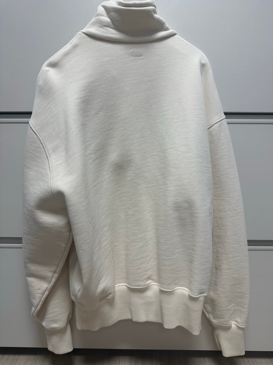 아미 하프넥 맨투맨 상품이미지2