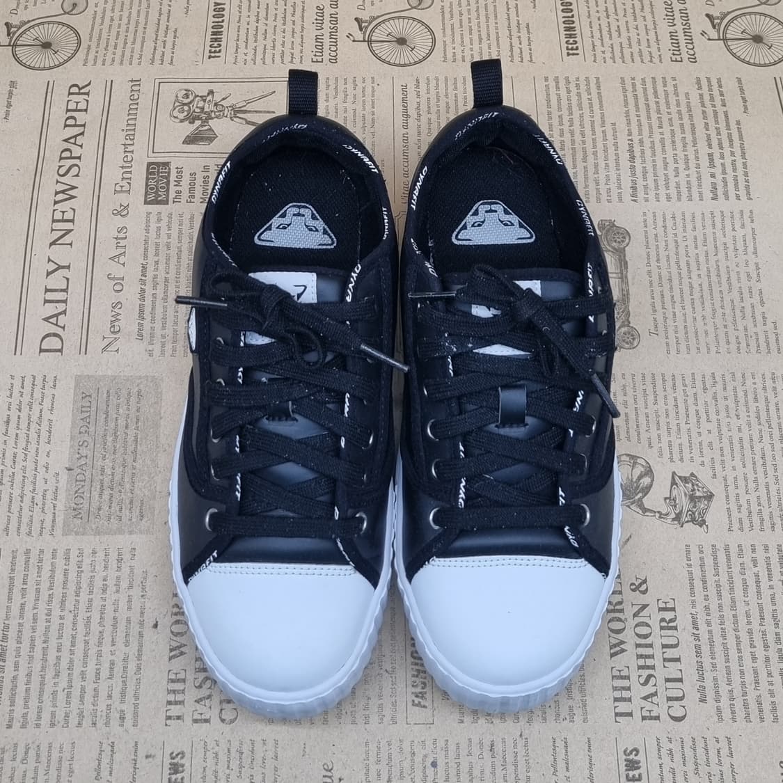 다이나핏 팬콕 레터링 스니커즈245 상품이미지2