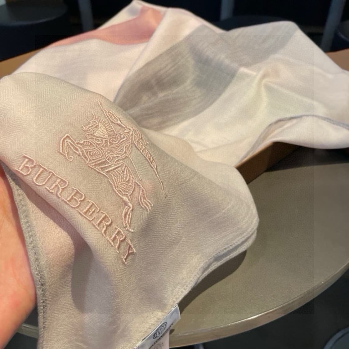 버버리 양면 머플러 램스울 100% 추동 단품
 상품이미지3