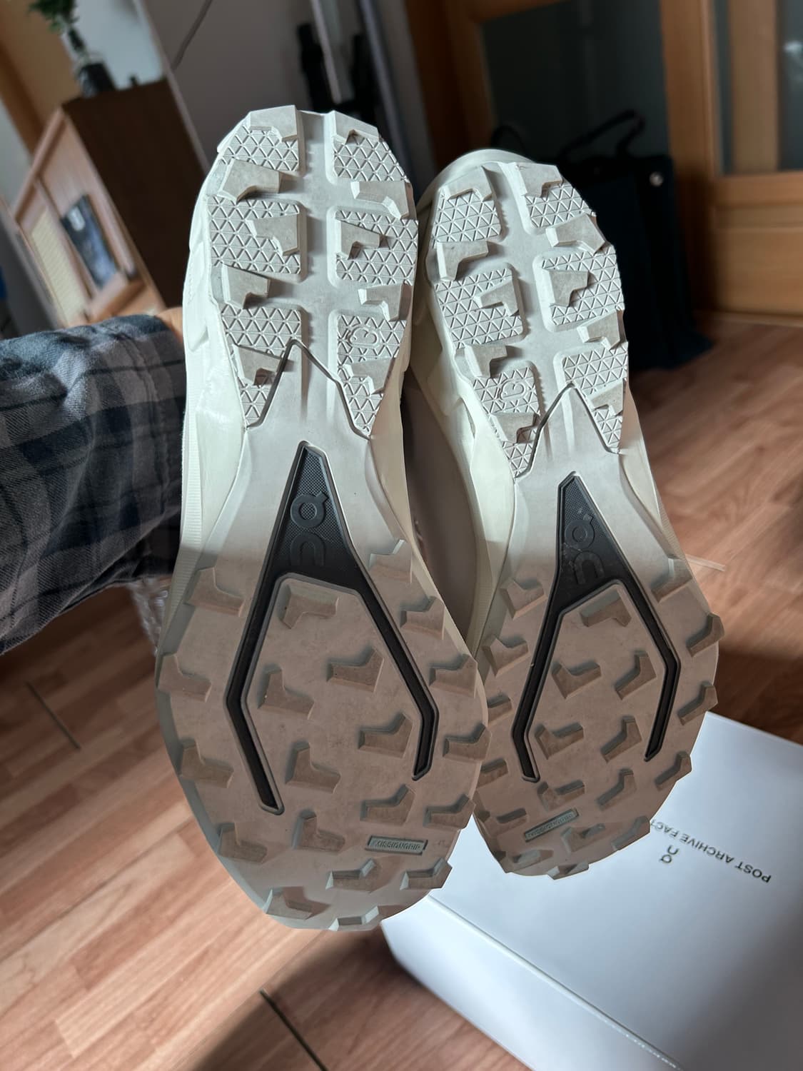 온 러닝 파프 클라우드벤쳐 피크 아이스문 (265) 상품이미지4