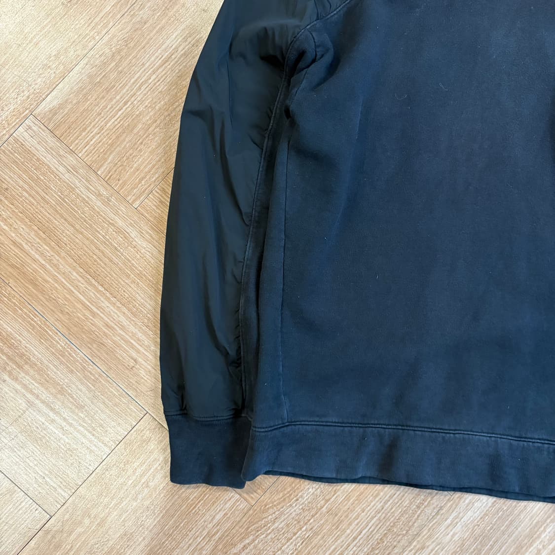 씨피컴퍼니 코튼 & 나일론 믹스 스웻셔츠 상품이미지5