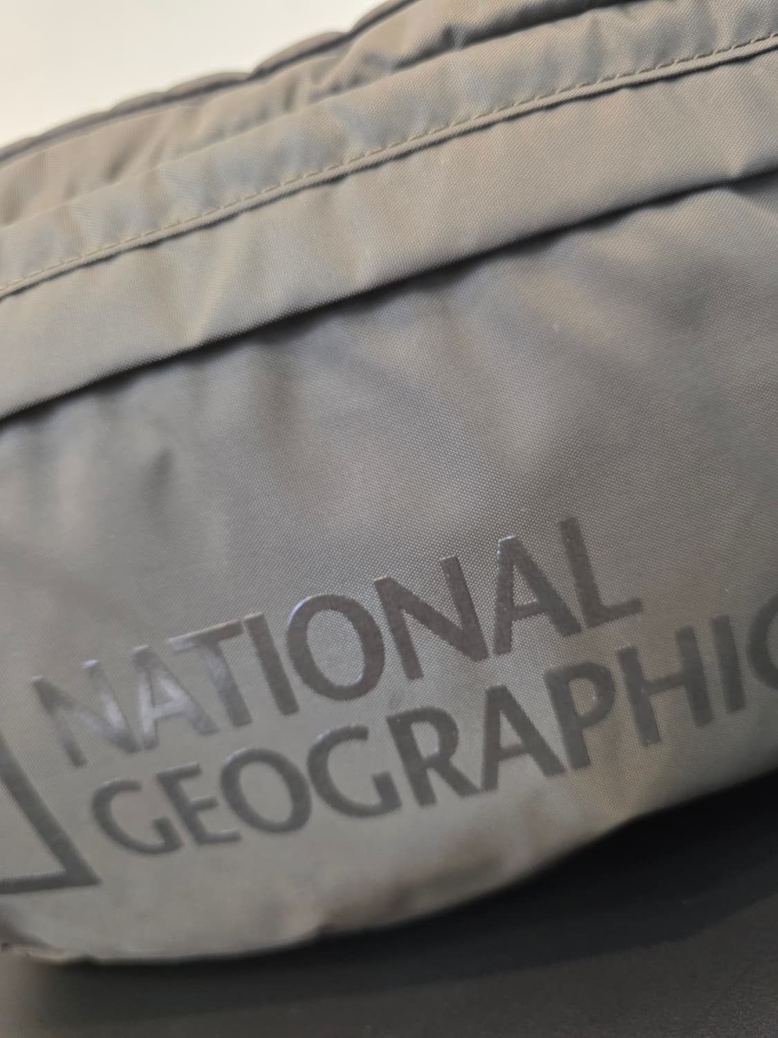 내셔널지오그래픽 닉문고 바디백 힙색  카키 상품이미지1