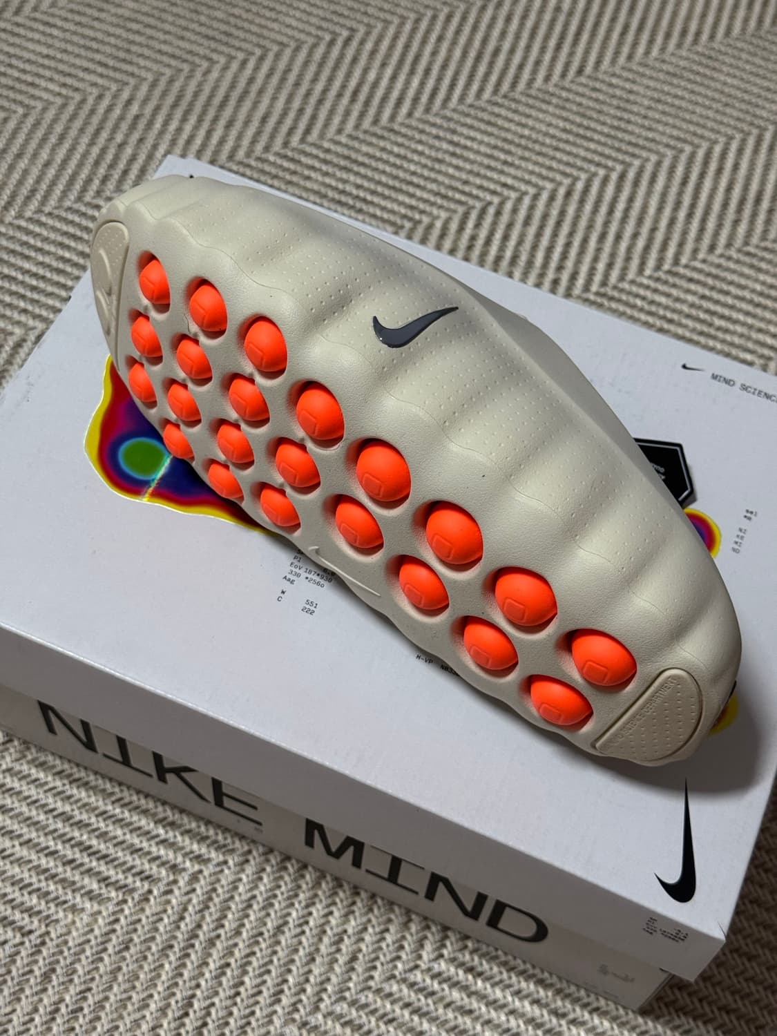 나이키 마인드 001 라이트 본 하이퍼 크림슨 상품이미지3