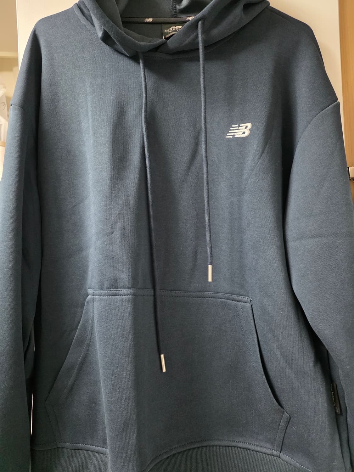 뉴발란스 블랙 후드티 상품이미지1