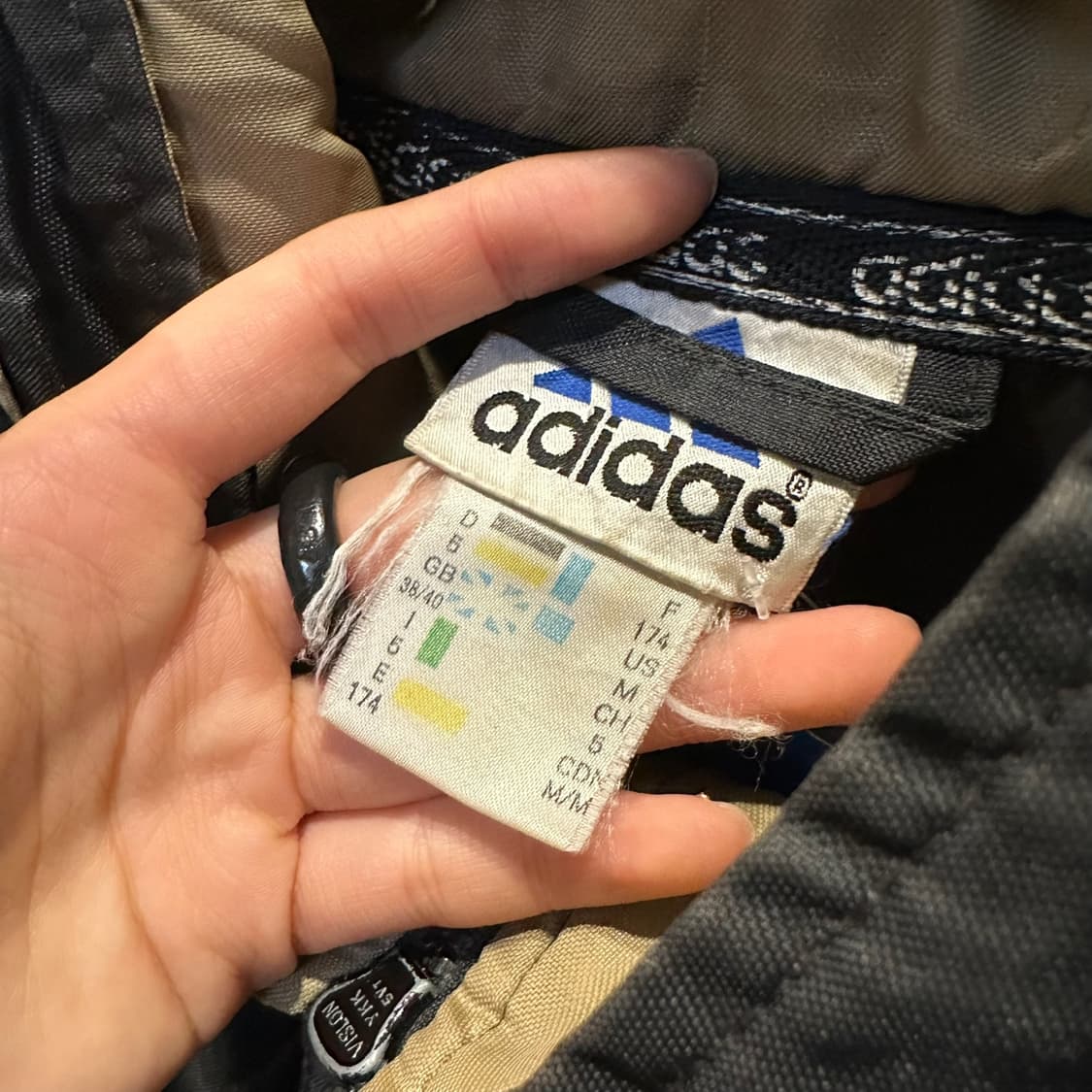 아디다스 하이넥 롱 점퍼 삼선 허리 밑단 스트링 디테일 블랙 상품이미지7