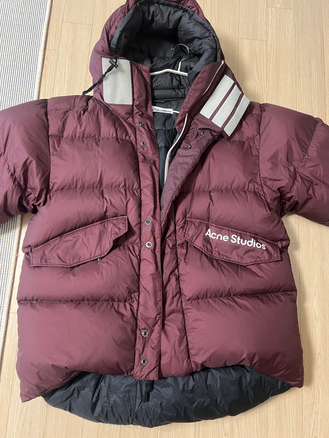 아크네 덕다운패딩 국내 100-105사이즈 상품이미지3