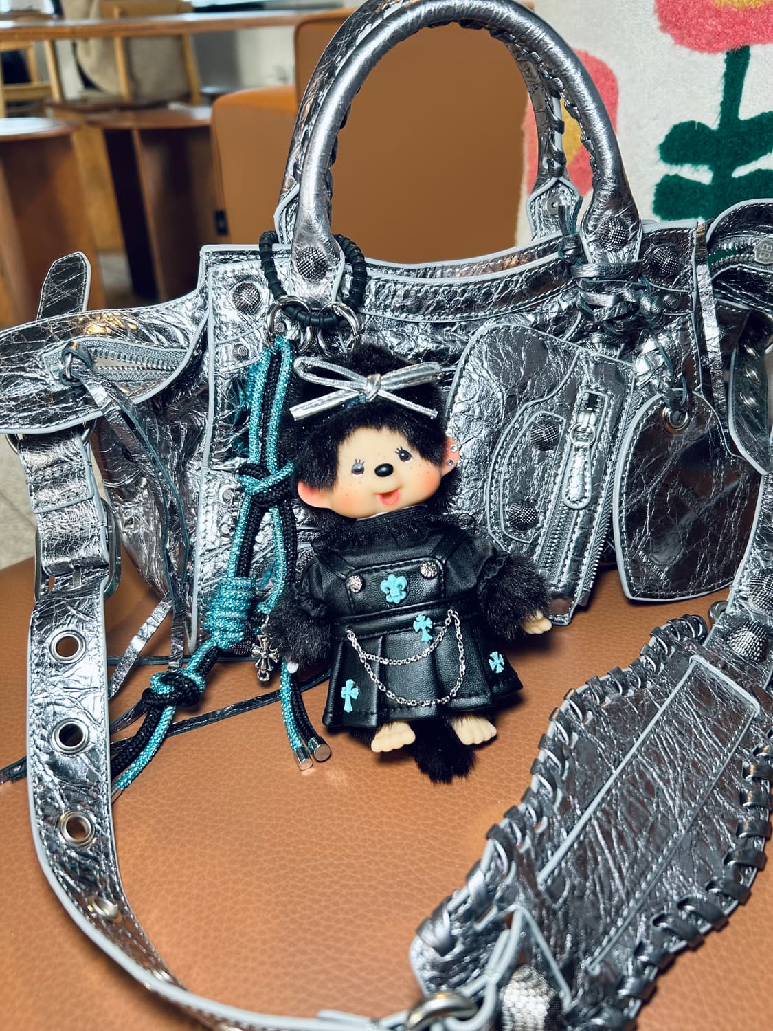 (62) 정품 몬치치 👕🖤커스텀 블랙 레더 원피스키링 상품이미지4