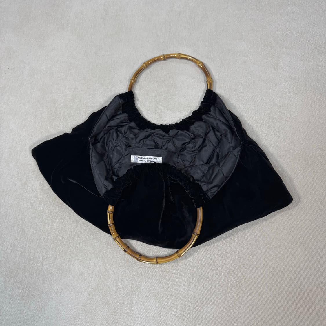 Black velvet ruched Tote shoulder bag 상품이미지3