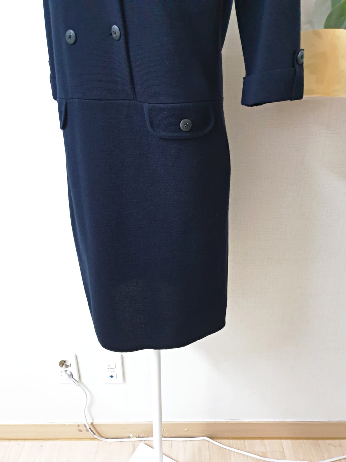 BCBG 7부 더블버튼 니트원피스 55 미디 네이비 상품이미지5