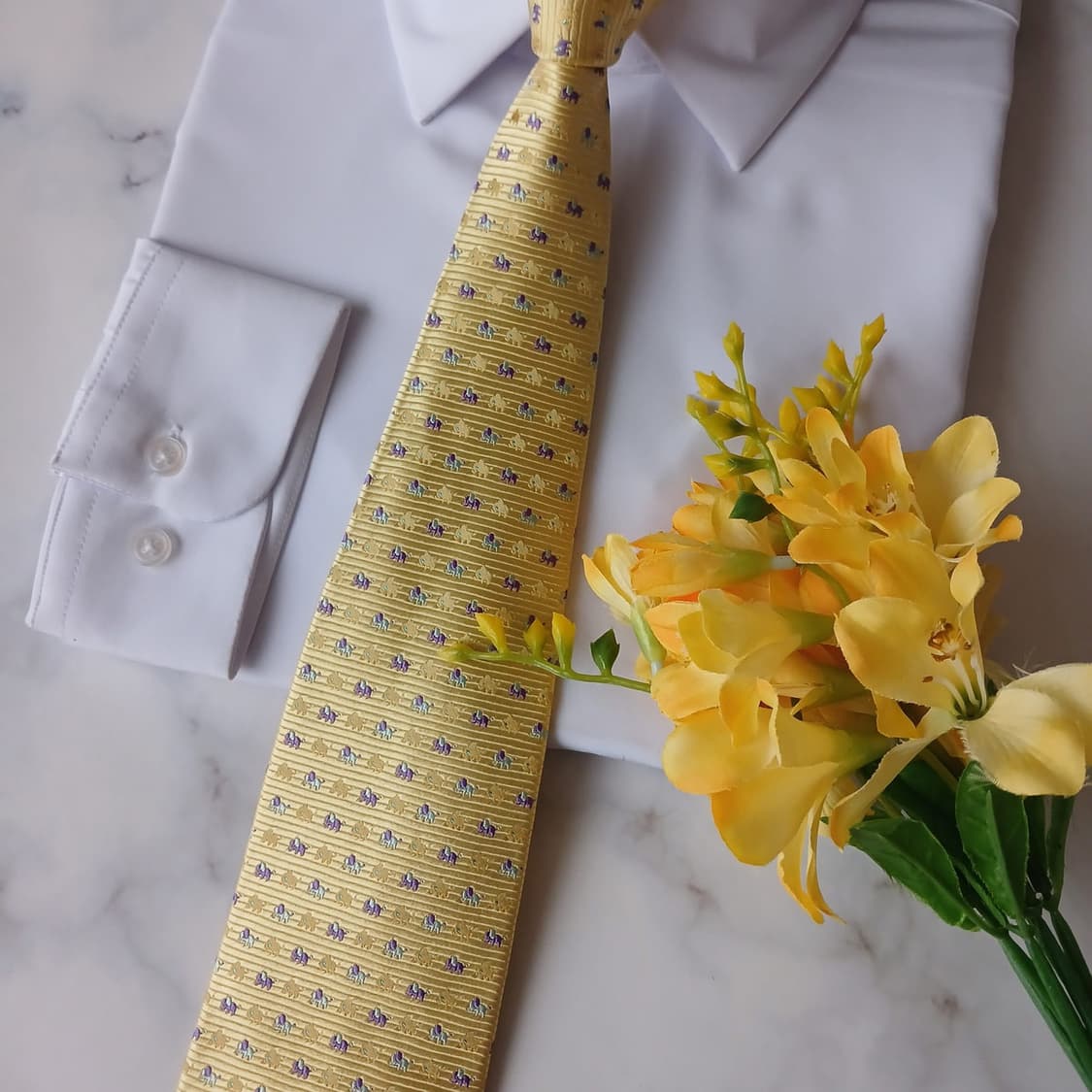 닥스 실크 옐로우 코끼리 패턴 넥타이 9.6cm A+등급 A19386
 상품이미지5