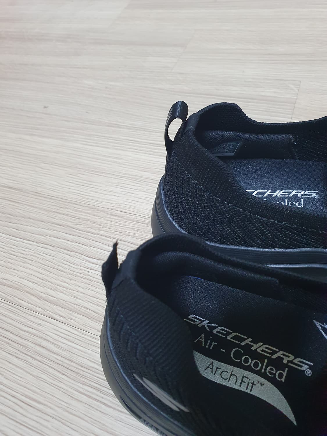 스케쳐스 아치핏 블랙 슬립온 운동화 250 상품이미지9