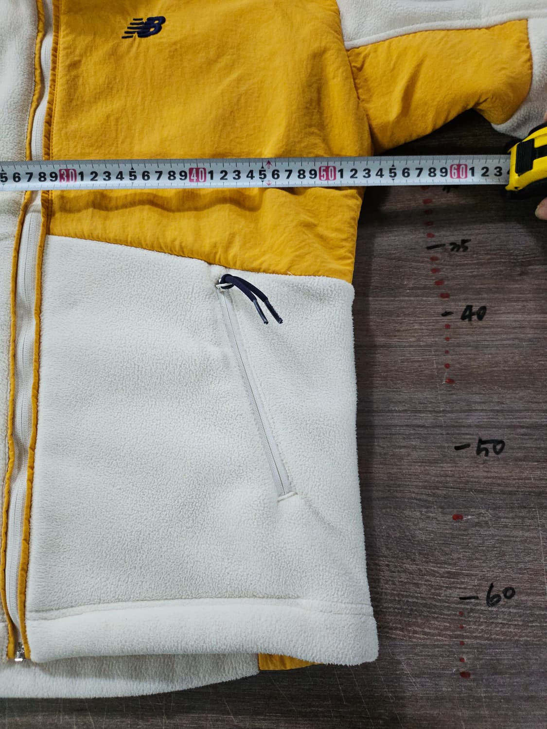 뉴발란스 양털 플리스 자켓 아이보리/옐로우 XS 상품이미지6