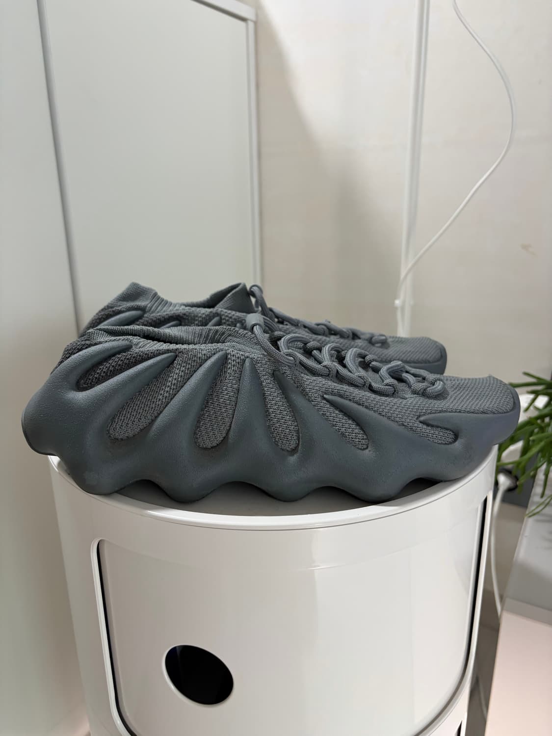 아디다스 이지 450 그레이 270팝니다 상품이미지1